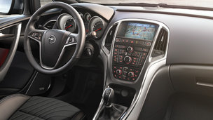 Opel Astra седан — Дизайн интерьера