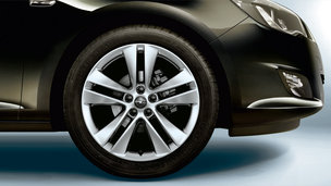 Opel Astra Sports Tourer - Легкосплавные колесные диски 18"