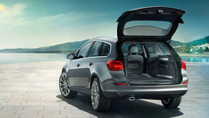 Opel Astra Sports Tourer - Шторка багажного отделения