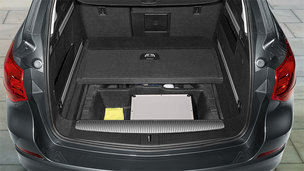 Opel Astra Sports Tourer - Складной пол багажного отделения