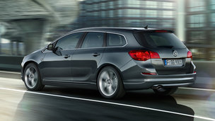 Opel Astra Sports Tourer - OPC Line комплект 1, грунтованный