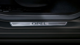 Opel Astra Sports Tourer - Накладки на порог, передние