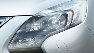 New Opel Zafira Tourer - Adaptive Forward Lighting