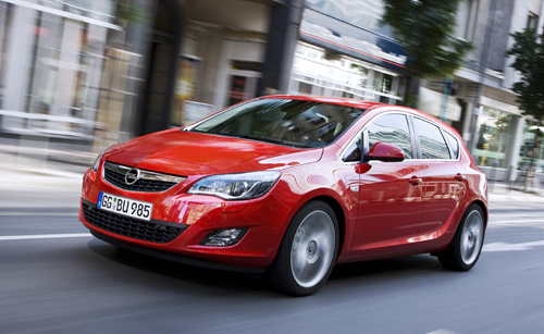 Новая кредитная программа от GM Finance и Райффайзенбанка: Opel Astra за 5 000 рублей в месяц!
